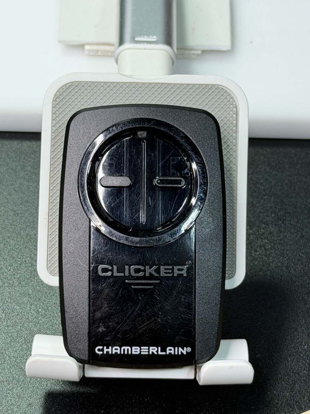 Chamberlain Clicker Universal Garage Door Remote KLIK5U